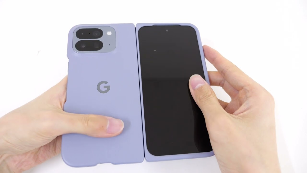 Googleの折りたたみスマホ「Pixel 10 Pro Fold」に純正カバーを装着し