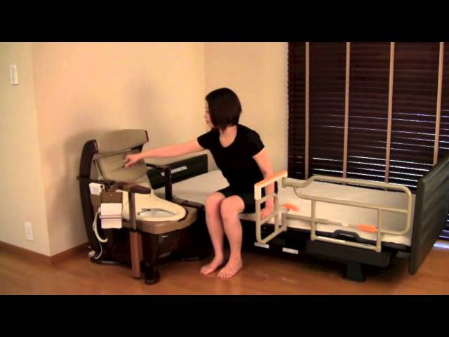 家具調トイレ〈座楽〉シャワポット：移乗に配慮した設計 - YouTube