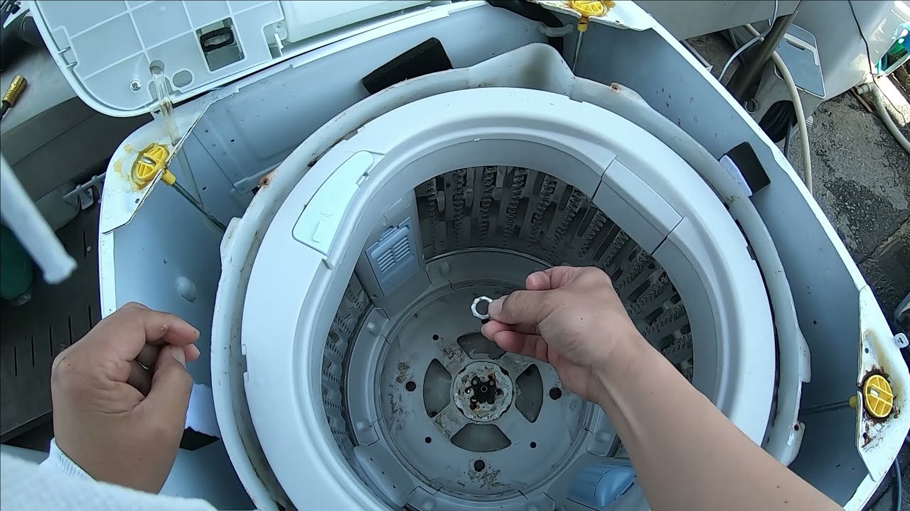 ハイアール JW-KD55B 洗濯機の分解と洗濯槽の洗浄方法 - YouTube