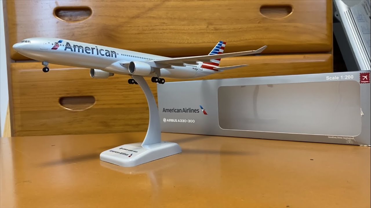 飛行機模型]hogan wings アメリカン航空 A330-300 1:200 - YouTube