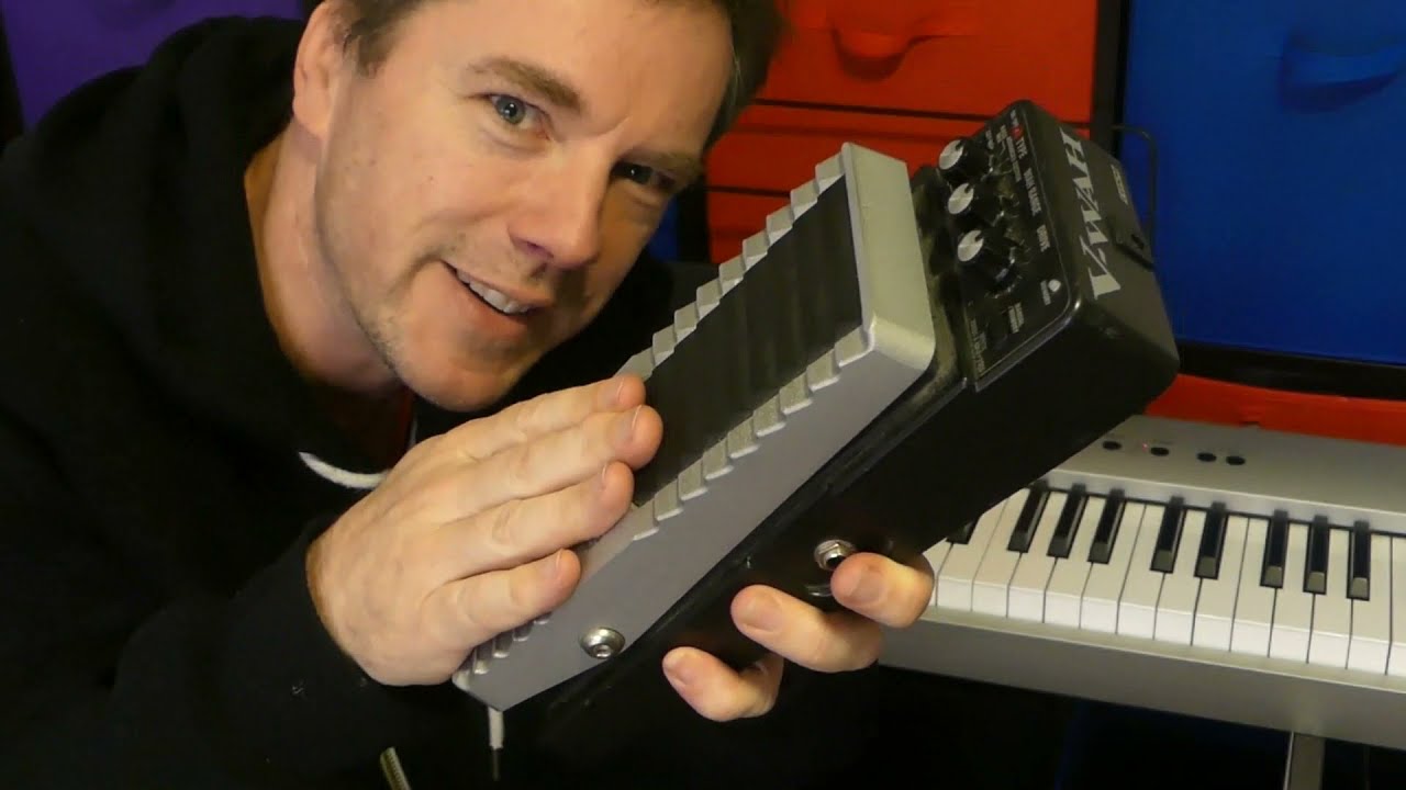 UniVIBES: The Boss PW-10 V-Wah pedal on guitar and keyboard - YouTube