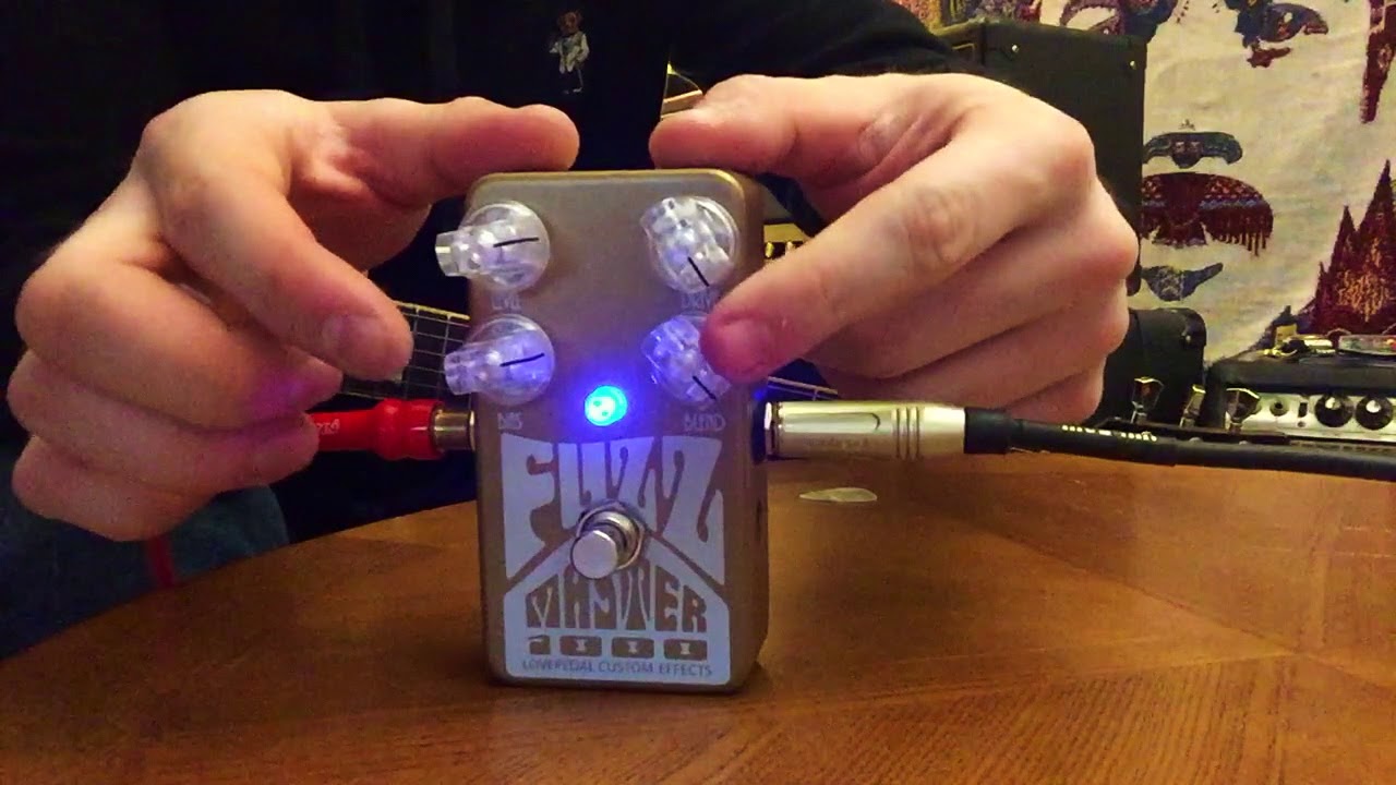 Lovepedal Custom Effects Fuzz Master 1000 - YouTube