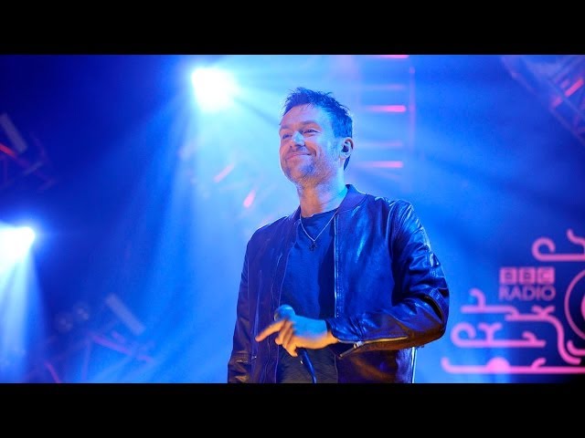 Damon Albarn - Lonely Press Play at the 6 Music Festival - YouTube