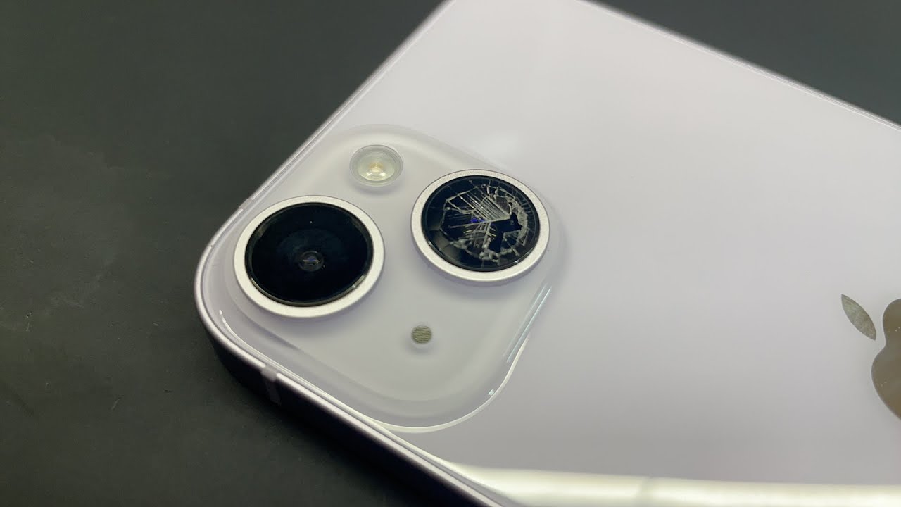 I woke up to find my iPhone under my back 😭 iPhone 14 camera lens