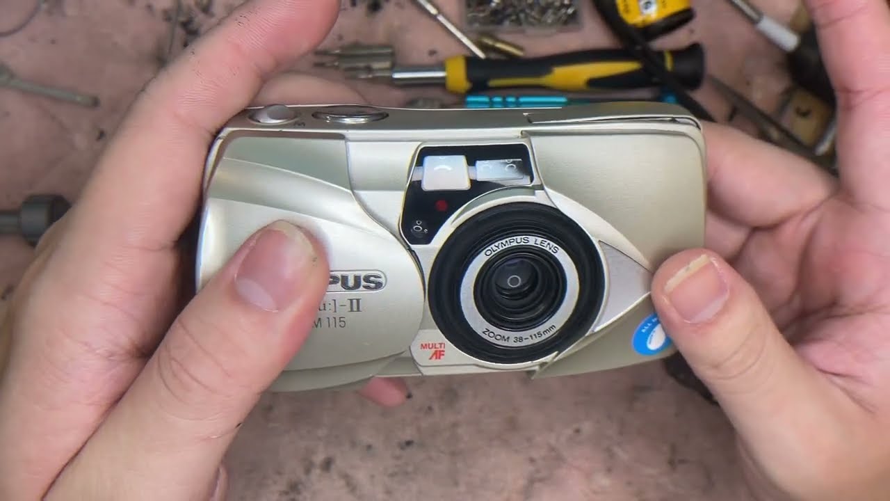 Olympus µ [mju:] II 115 Zoom | 35mm Film Camera Review & Test