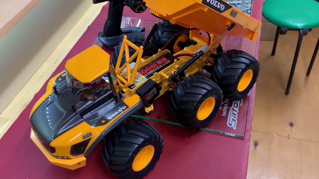 タミヤ ボルボA60H（ラジコン）の試走と組み立て後半戦 - YouTube