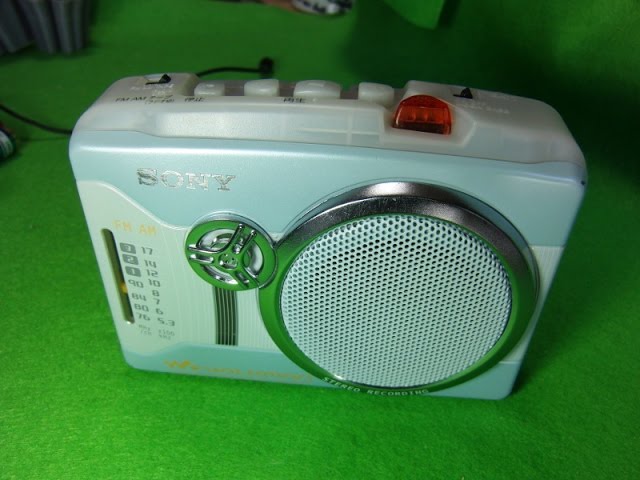 SONY カセットウォークマン WM-GX200（紹介編） - YouTube