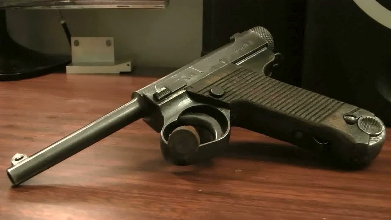 十四年式拳銃 実銃レビュー Part1 - YouTube