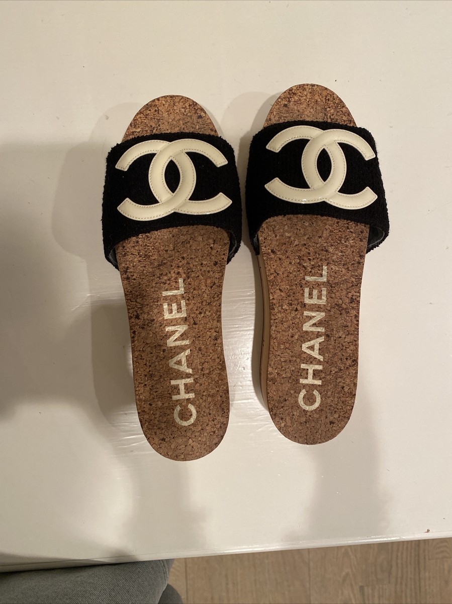 Chanel 20P Black Beige Patent CC Logo Cork Mule Slide Platform