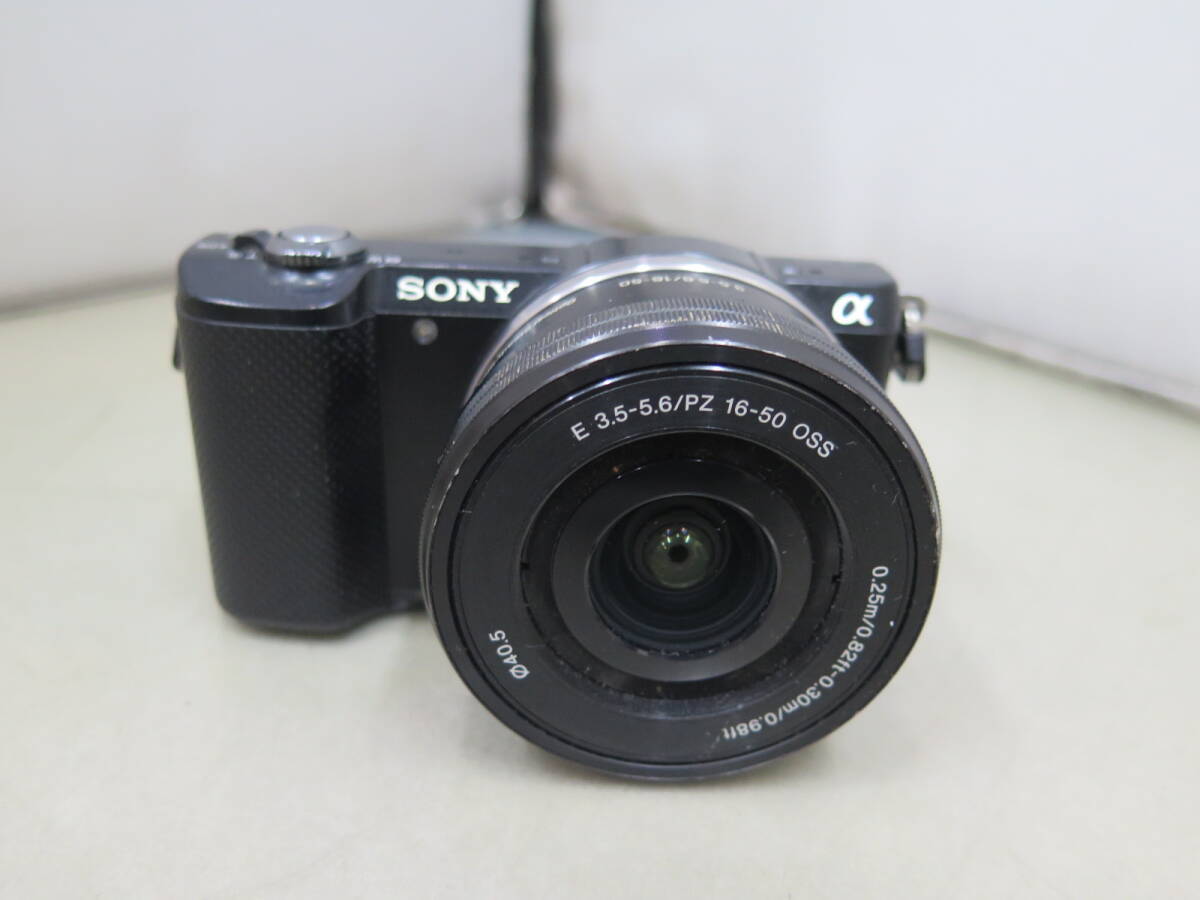 Sony Alpha a5000 20.1MP Black Digital Camera 16-50mm lens Japanese