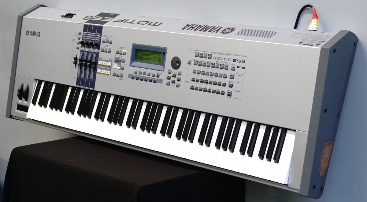 Yamaha Motif ES 8 88 Music Production Synthesiser Workstation