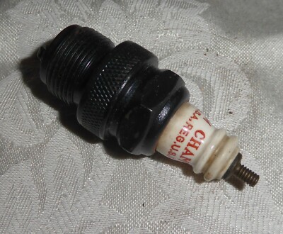 ハラペコあおむしchampion spark plugs vintage s-l400.jpg