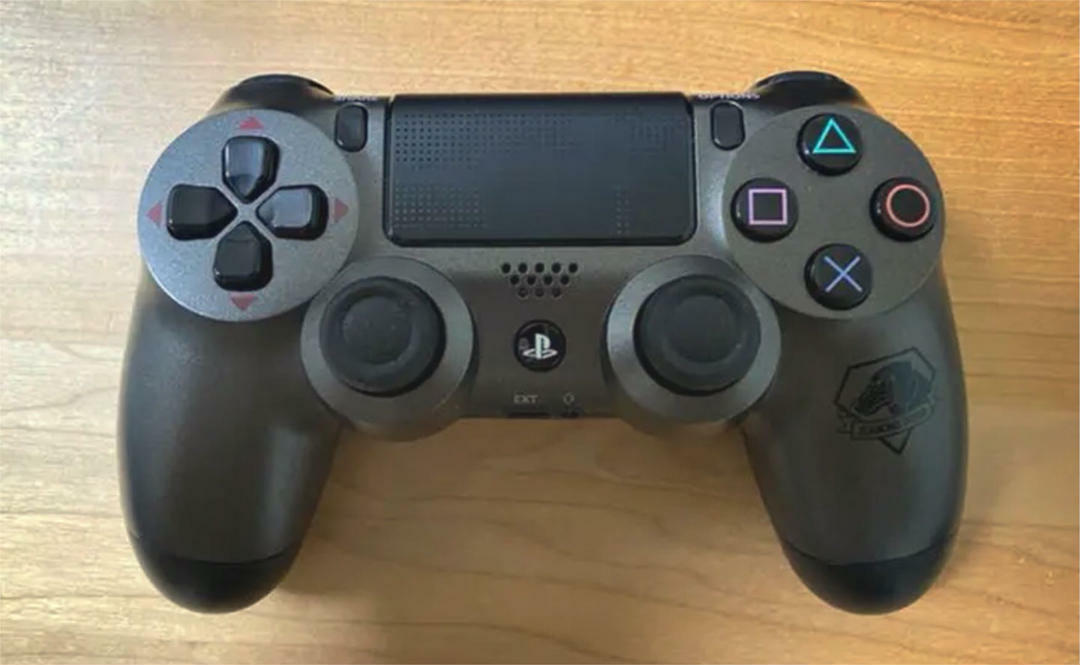 PlayStation 4 METAL GEAR SOLID V LIMITED PACK THE PHANTOM PAIN