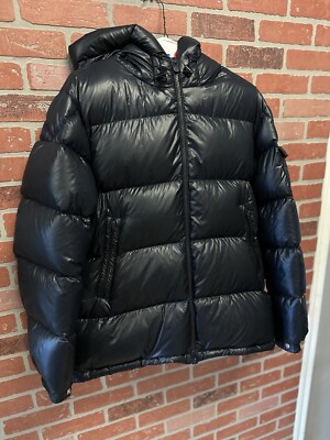 Size 6 Men's Moncler Maya Short Down Jacket Navy Blue Authentic