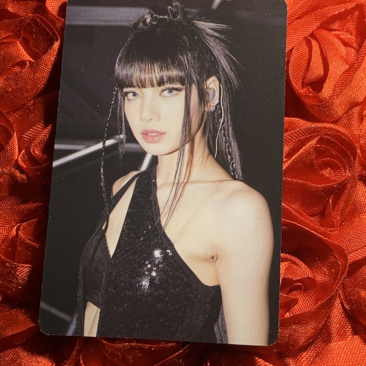 LISA BLACKPINK VOGUE RED Edition Celeb K-pop Girl Photo Card