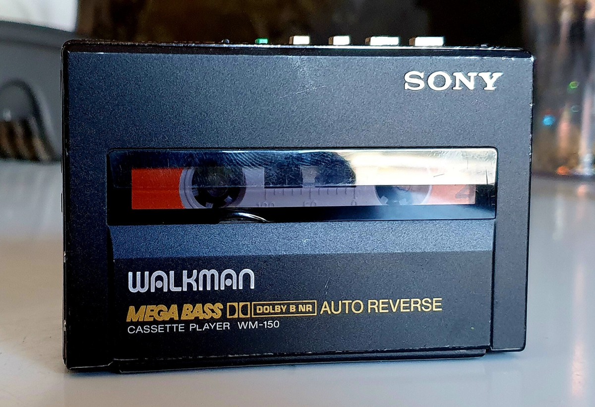 Sony Walkman WM-150 Personal Stereo cassette player working but