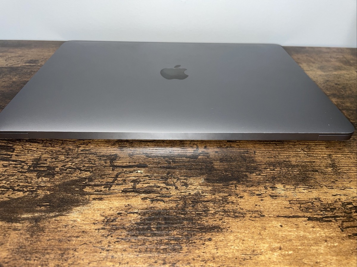 Apple MacBook Pro (13-inch, 2017, Touchbar, Four Thunderbolt 3