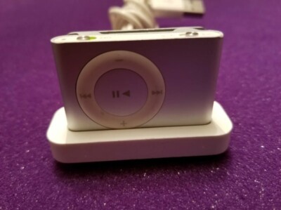 Apple ipod SHUFFLE 2nd Generation Model A1204 EMC No. 2125 Silver