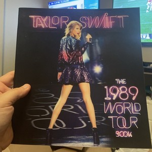Taylor Swift 1989 Tour Book | eBay