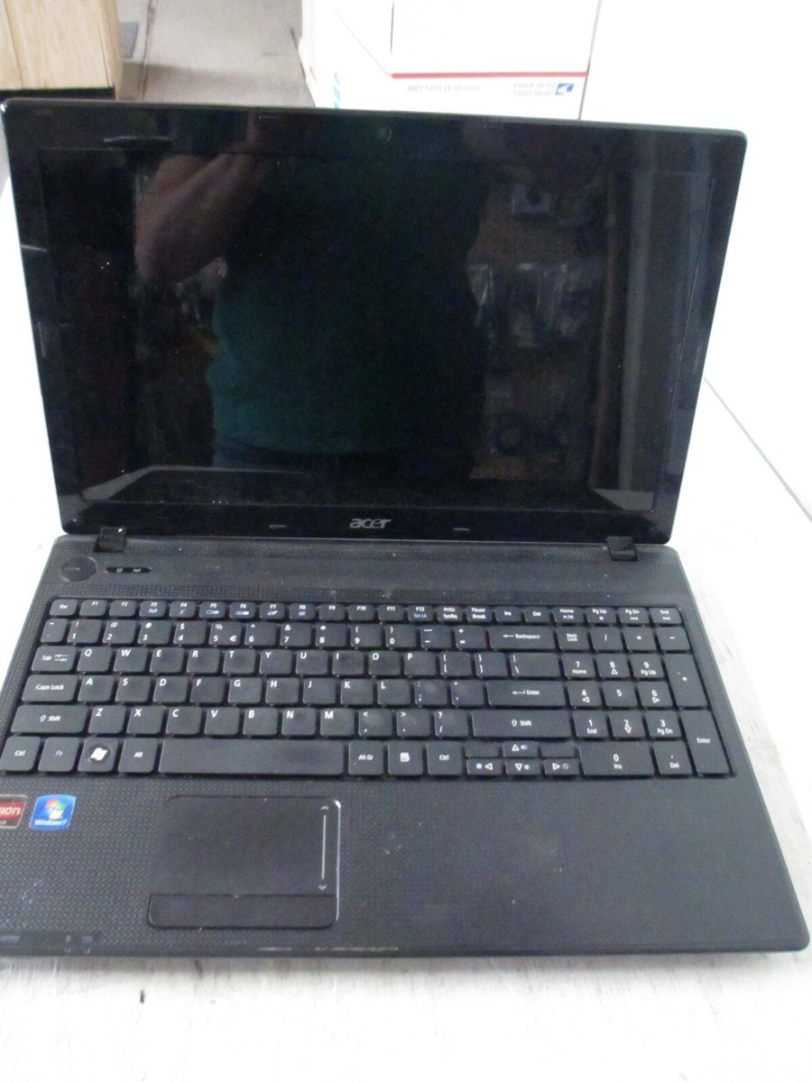 Acer Aspire 5552-3691 PEW76 Windows 7 Laptop No HDD, No Charger
