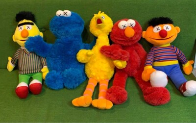 Kaws x UNIQLO Sesame Street Plush Doll Complete Box LIMITED 5 set