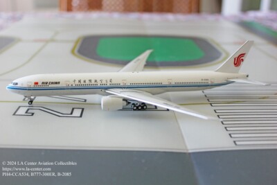 Phoenix Model Air China Boeing 777-300ER in Standard Color Diecast