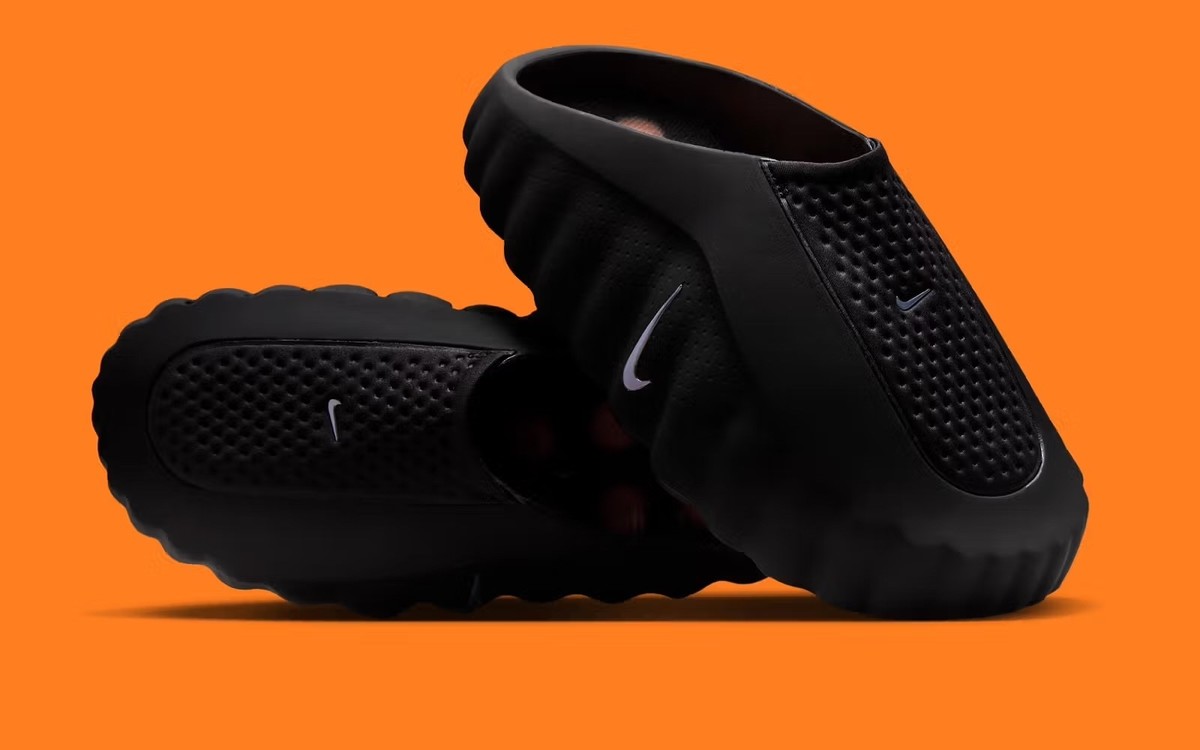 Nike's Mind 001 BLACK HYPER CRIMSON CHROME HQ4307-001 size 6 - 15