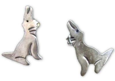 Vintage Southwestern Sterling Silver Etched Howling WOLF Stud