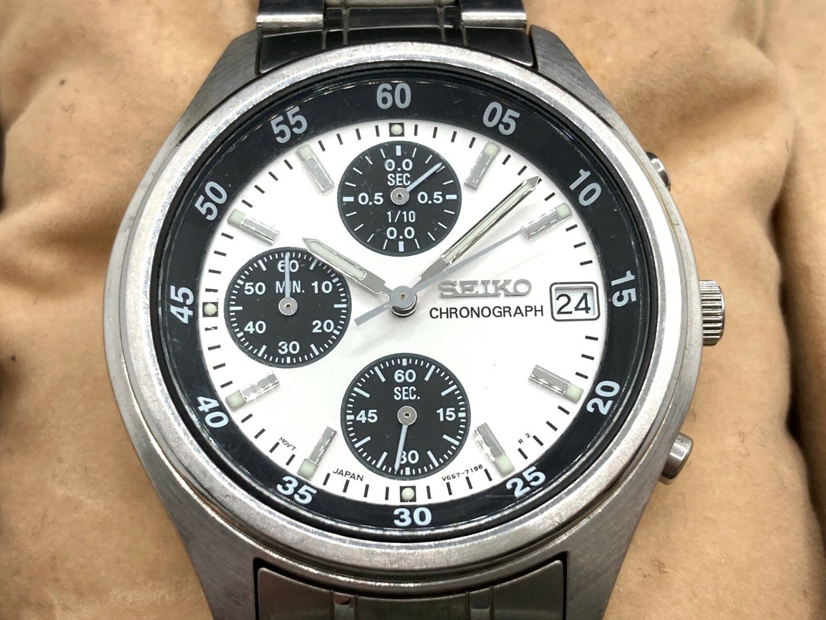 Auth SEIKO Chronograph Men's Wristwatch Quartz Panda Dial V657