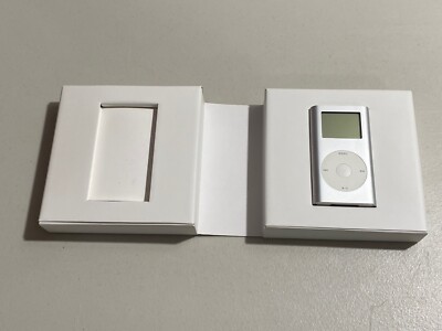 Nice iPod Mini 2nd Generation Silver 4gb w/ Original Box - Apple