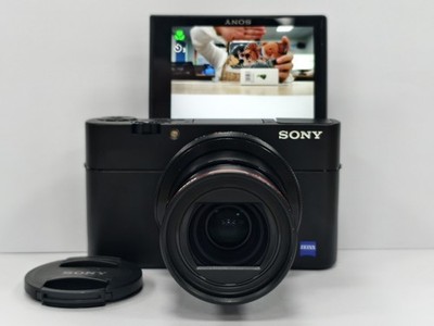 Sony Cyber-shot RX100 V RX100M5 Digital Camera 20.1MP w/Flip