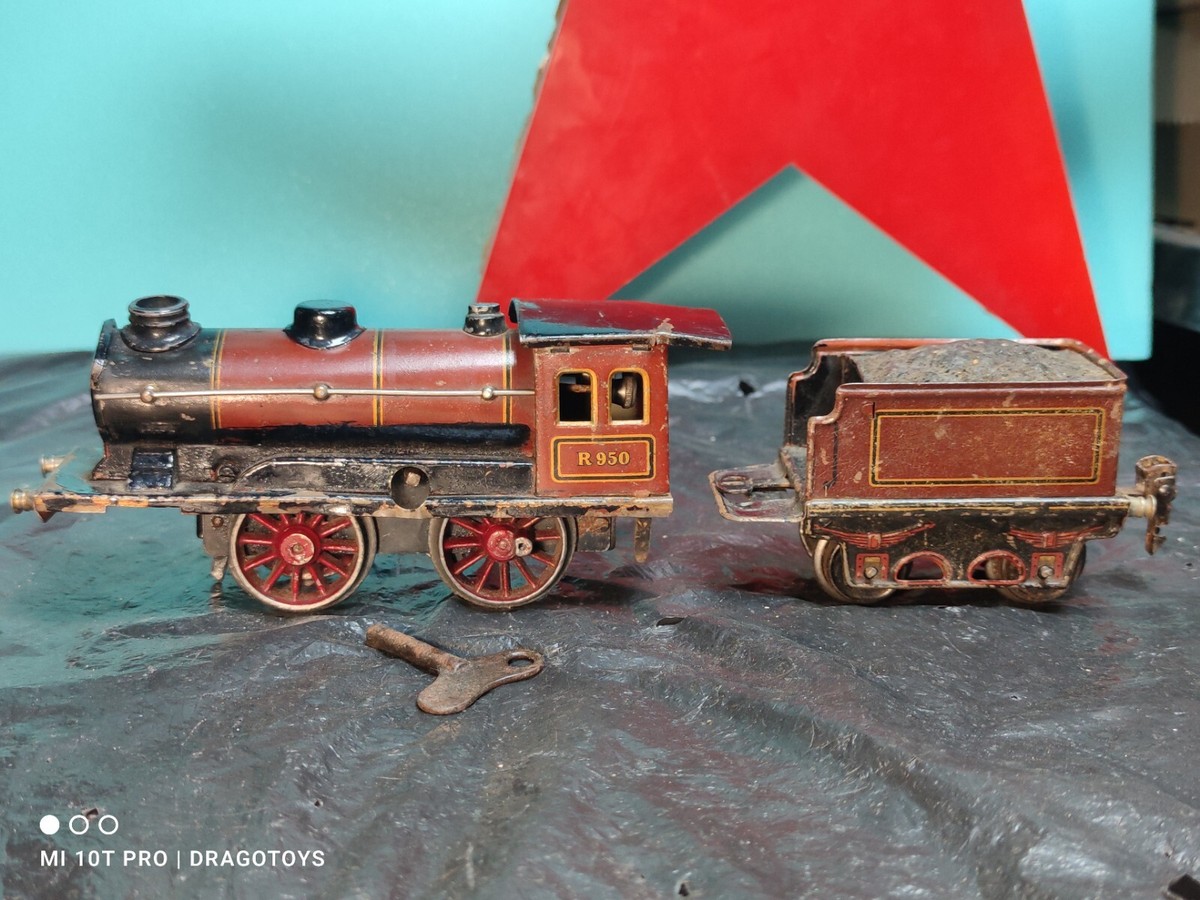 VINTAGE MARKLIN R950 TOY WIND UP LOCOMOTIVE TENDER HO GERMANY DDR