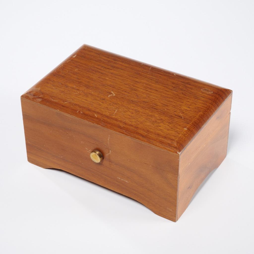 Reuge Music 手巻き音楽ボックス 221s 2237 Reuge Music 手巻き音楽