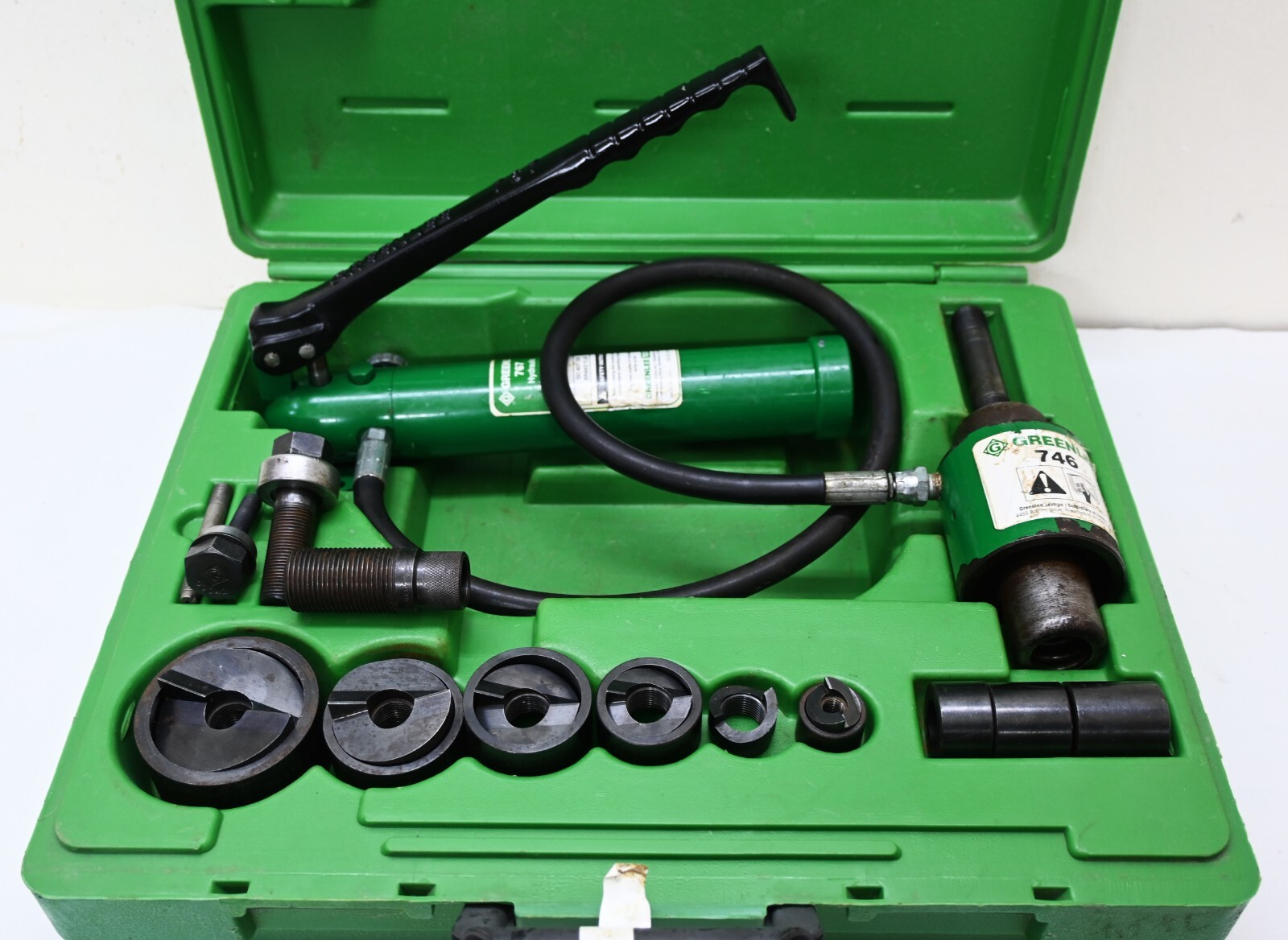 Greenlee 767 Hydraulic Hand Pump Set Knockout Punch Driver w