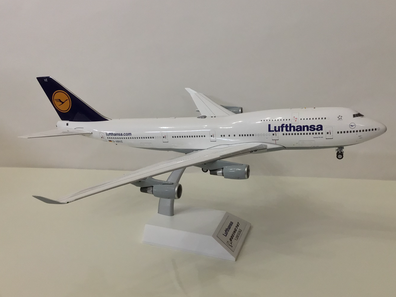 J Fox 1:200 Lufthansa Boeing 747-400 D-ABVZ | eBay