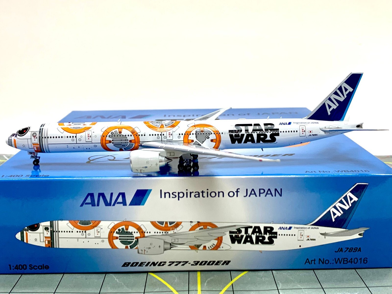 ANA B777-300ER ギア着脱可 JA795A 1/400 ANA B777-300ER ギア着脱可