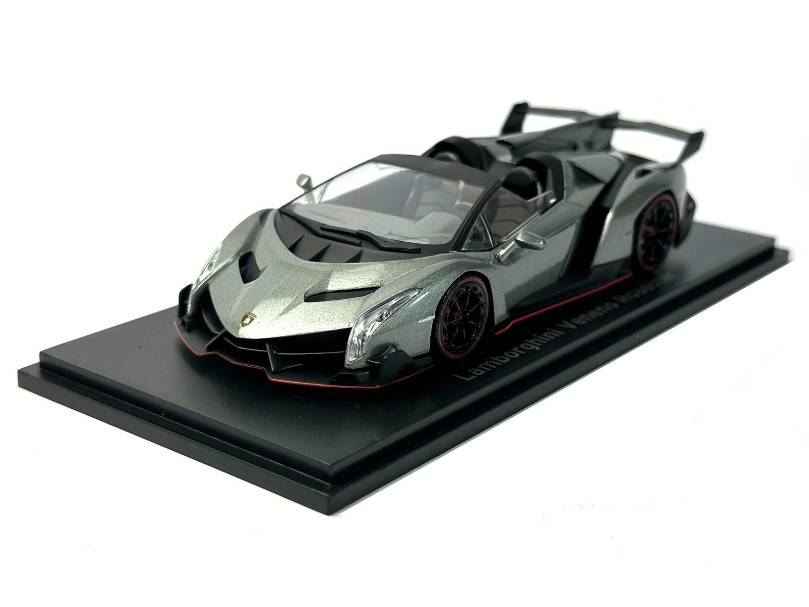 Kyosho 1:43 Lamborghini Veneno Roadster Gray/Red line Diecast