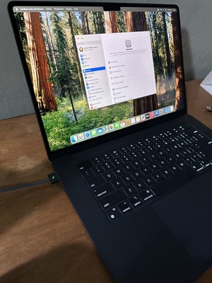 2024 Apple MacBook Air 15-inch M3 Chip 16GB RAM 256GB SSD Midnight