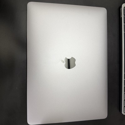 Apple MacBook Air M1 8-Core CPU 8GB RAM 128GB SSD 13