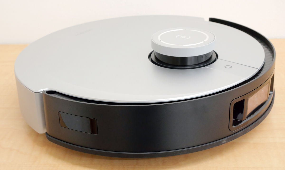 障害物を華麗に回避して掃除と水拭きを両方こなす高性能ロボット掃除機