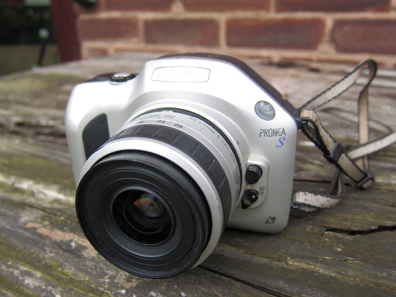 Nikon Pronea S – Camera Go Camera