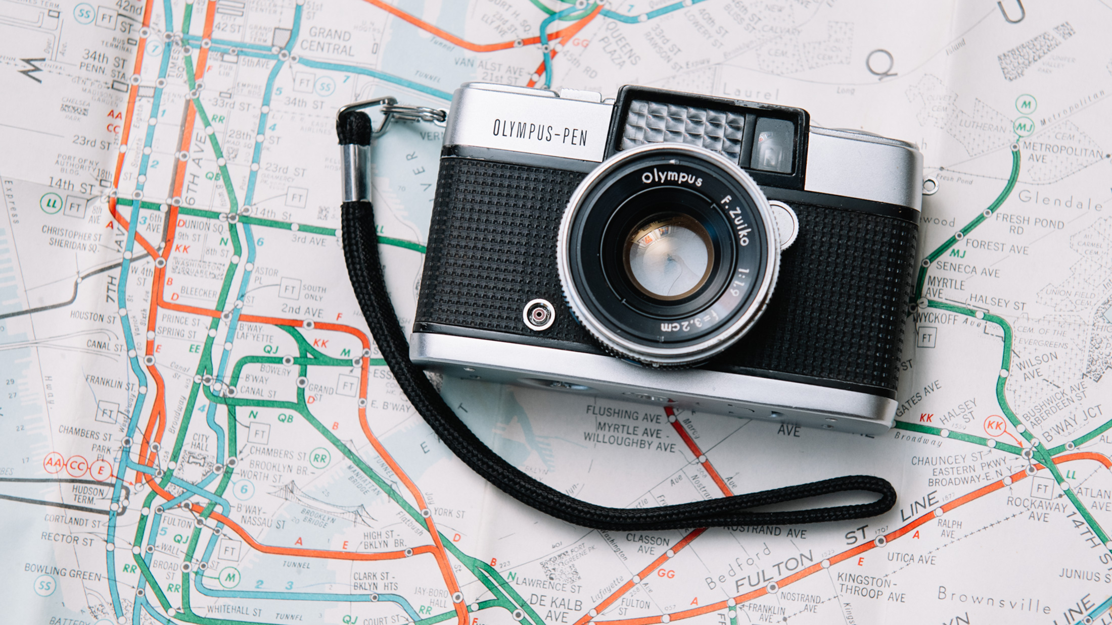 New York City and the Half-frame 35mm Olympus Pen D - Casual