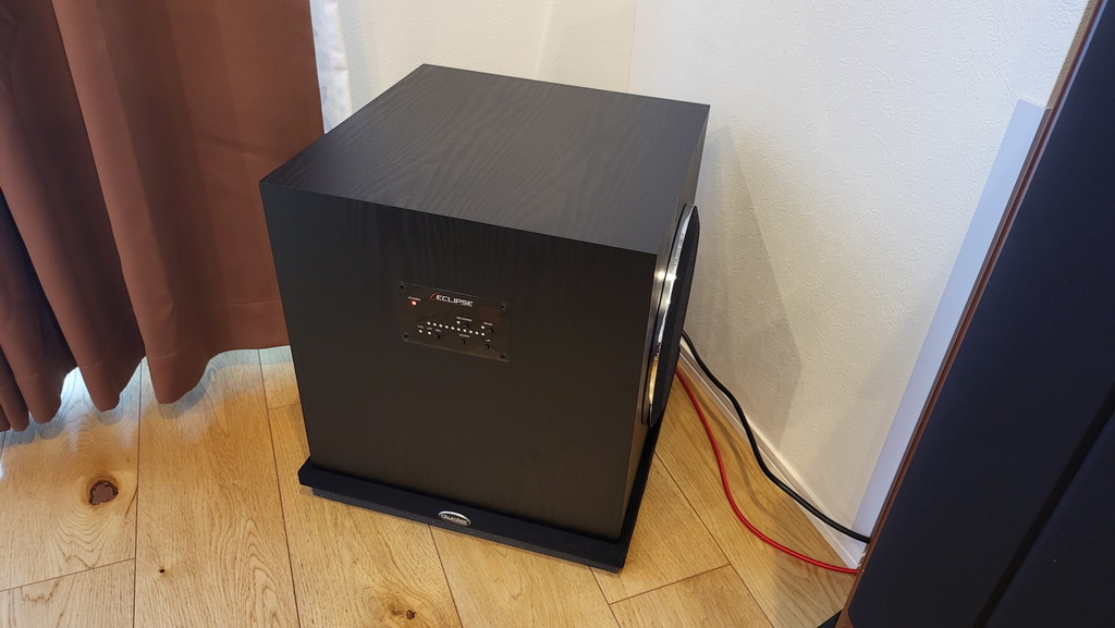 レビュー】サブウーファーの下にアイソレーションパッドを敷こう