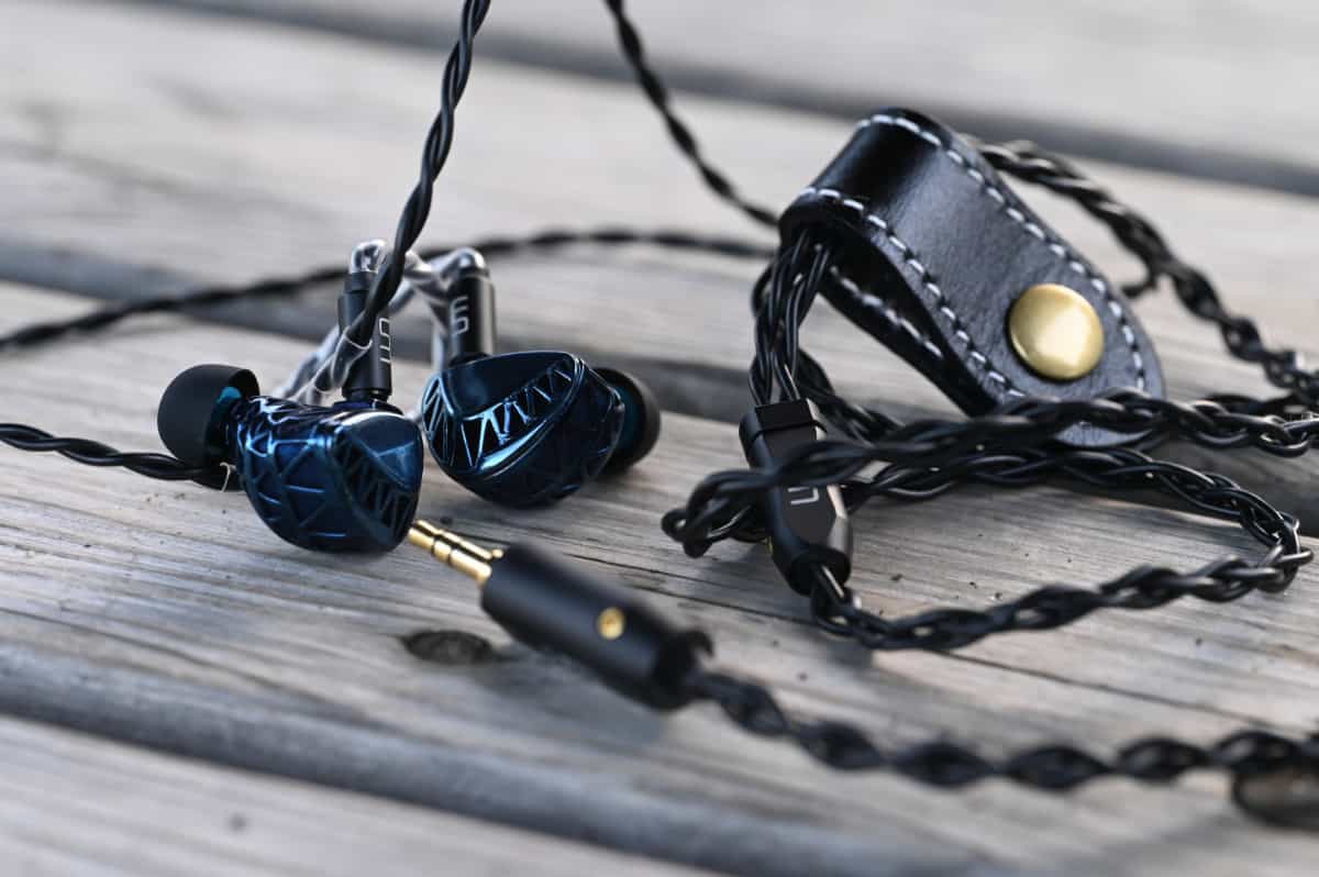 中華イヤホン Unique Melody Maven Pro レビュー】高解像で奥行きの