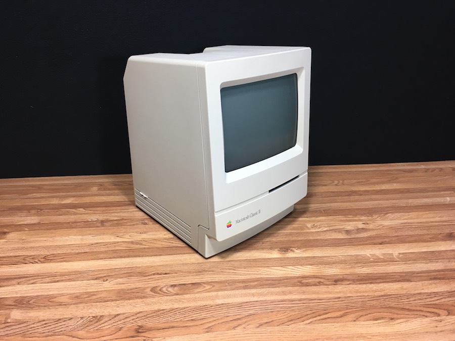Macintosh Classic II – Apple Rescue of Denver