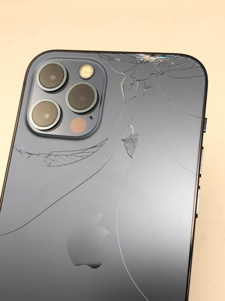 背面ガラス割れ iPhone12 Pro 512GB キャリア版SIMロック解除 お買取