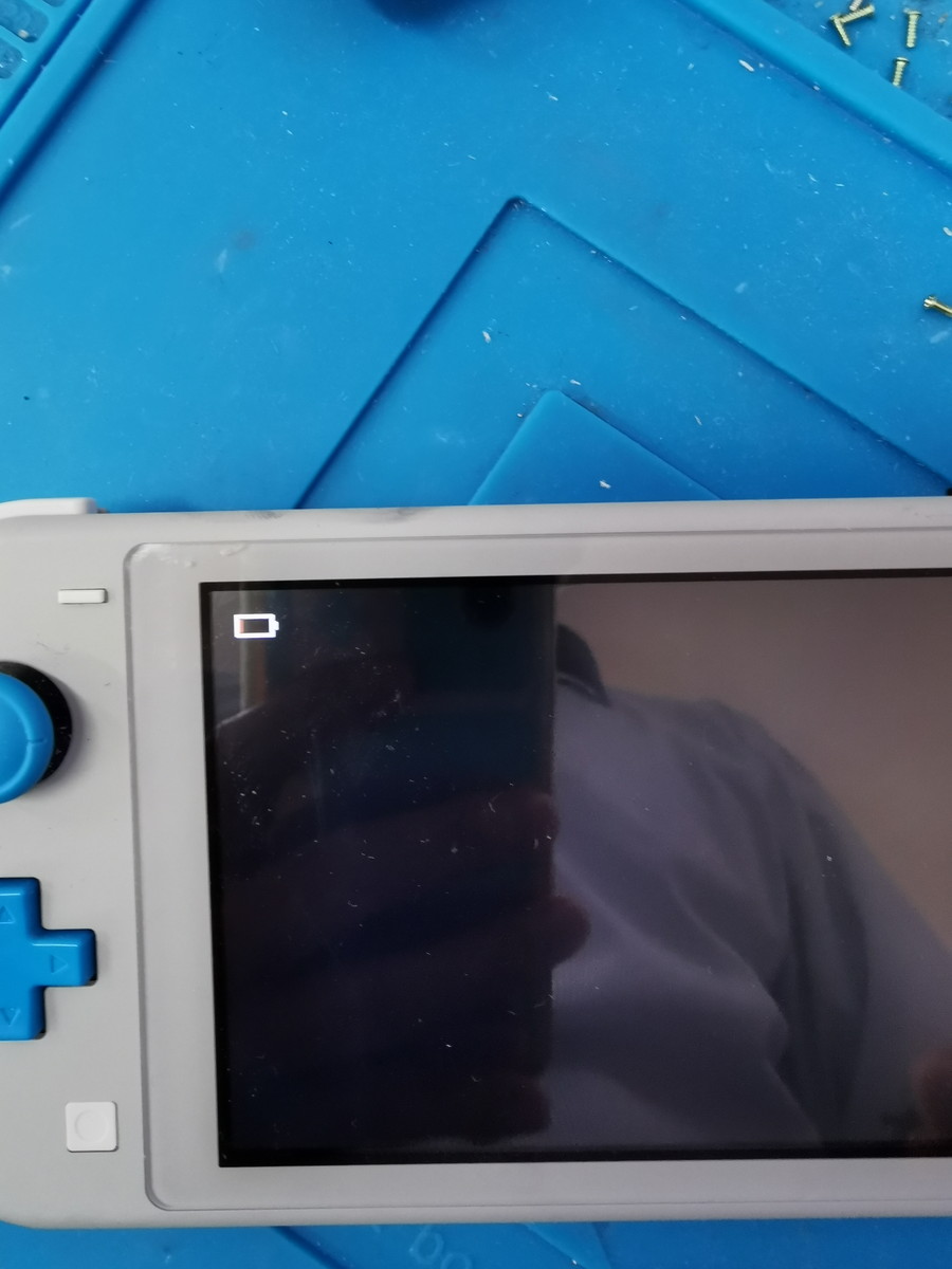 Nintendo Switch Liteの修理（バッテリー交換） | パソじゅく