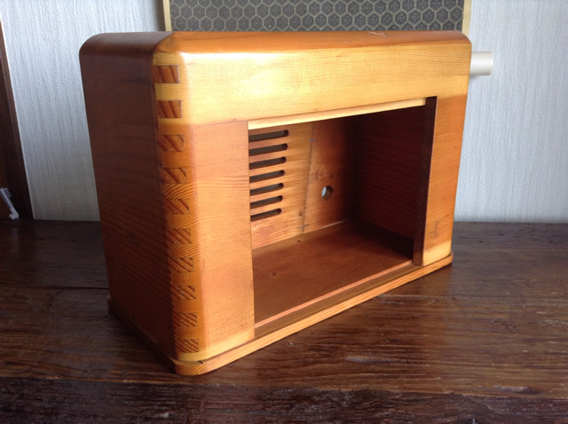 なかなか素敵なラジオ用木製キャビネットを入手した | 超入門：真空管