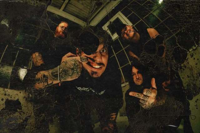 オランダ拠点のデスコア・バンド“Distant”、Century Media Recordsから