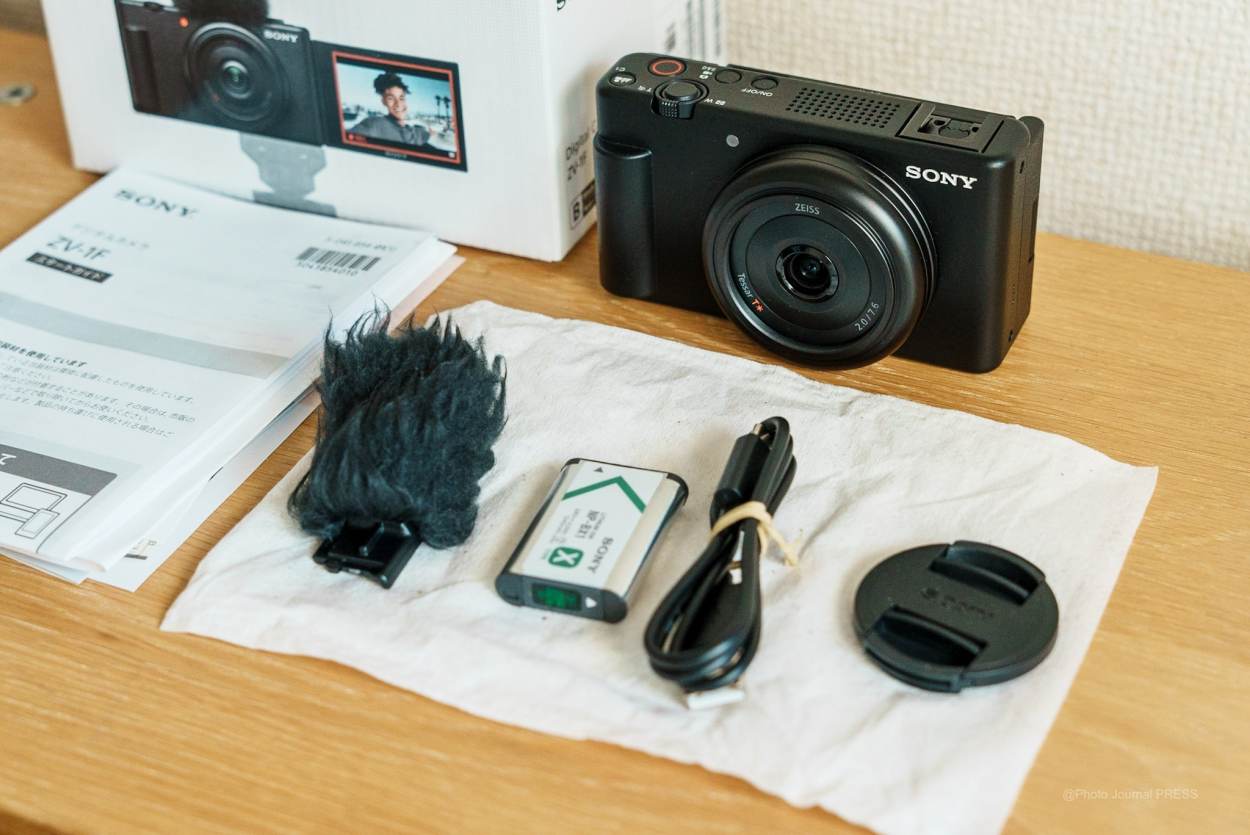 ZV-1F おすすめアクセサリー / SDカードやバッテリー 保護シートなど